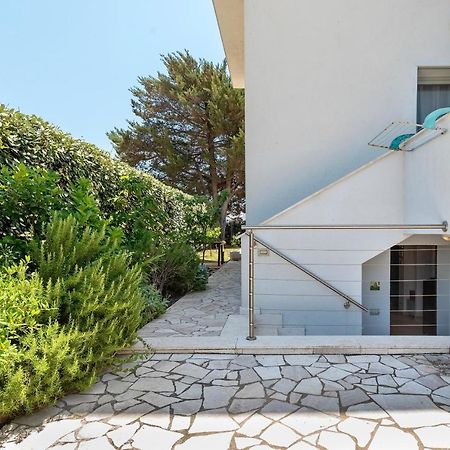 פרטיליה Charming Seafront Apartment With Garden And Patio מראה חיצוני תמונה